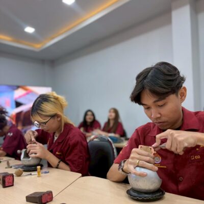 โครงการ งานแกะลายกรอบพระเบื้องต้น